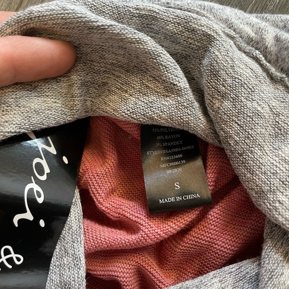 2x Joei And I Womens Top Size Small Long Sleeve Graphic Pullover Tee - Picture 5 of 7